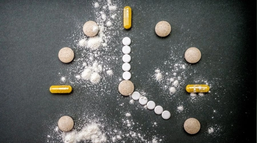 膠原蛋白什麼時候吃最有效?解析黃金時段、正確吃法與禁忌